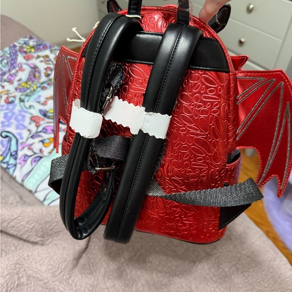 Lounge fly Dragon Backpack - Picture 2 of 2